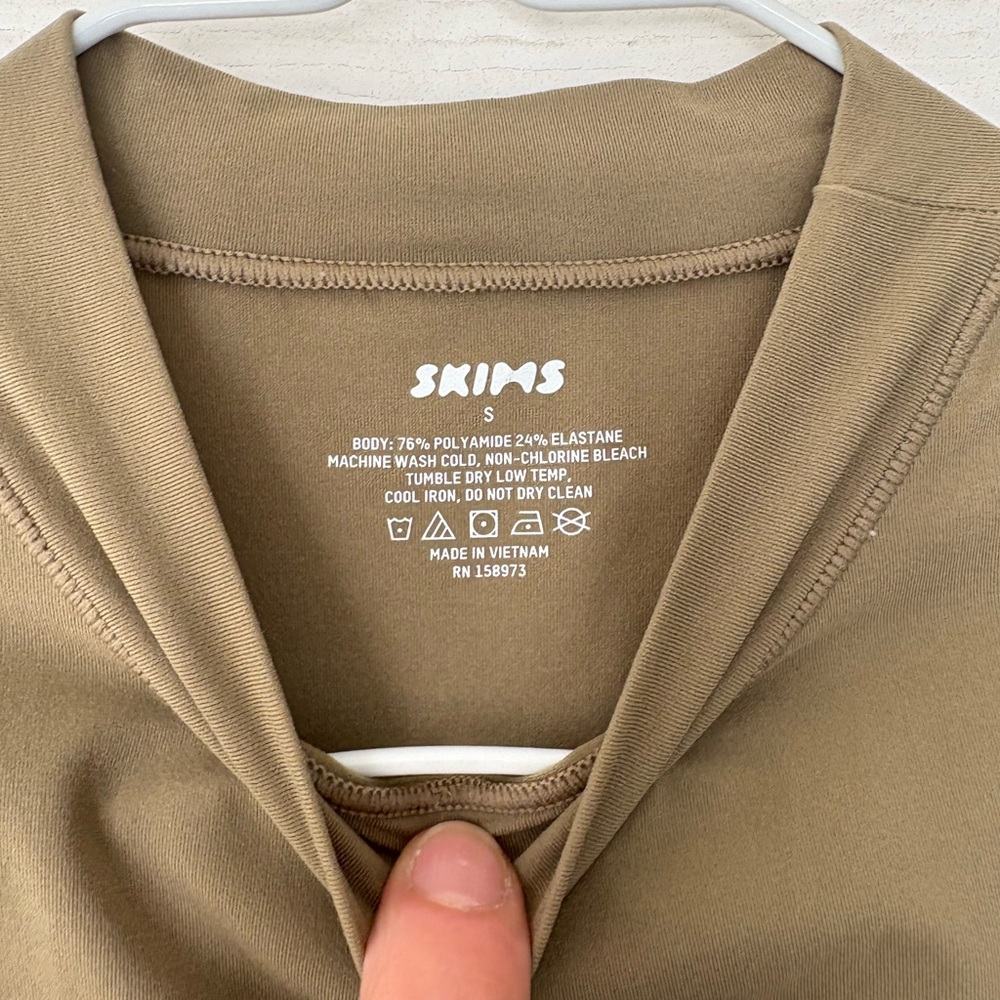 SKIMS Olive Top
